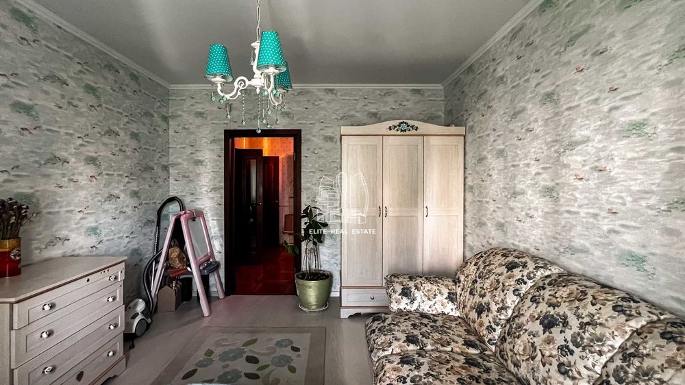 Продажа 3к.кв. 81м2, 4й этаж, Анны Ахматовой 15, метро Позняки