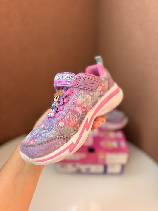 Дитячі кросівки для дівчинки SKECHERS Розмір 33