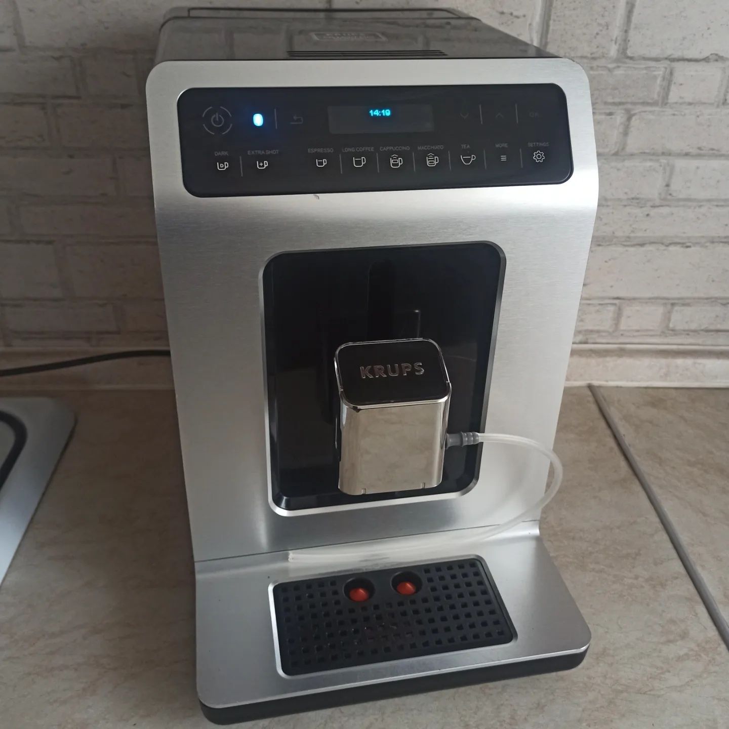 Кавомашина Krups Evidence Quattro Force EA892D з блютуз. Кофеварка: 9 ...