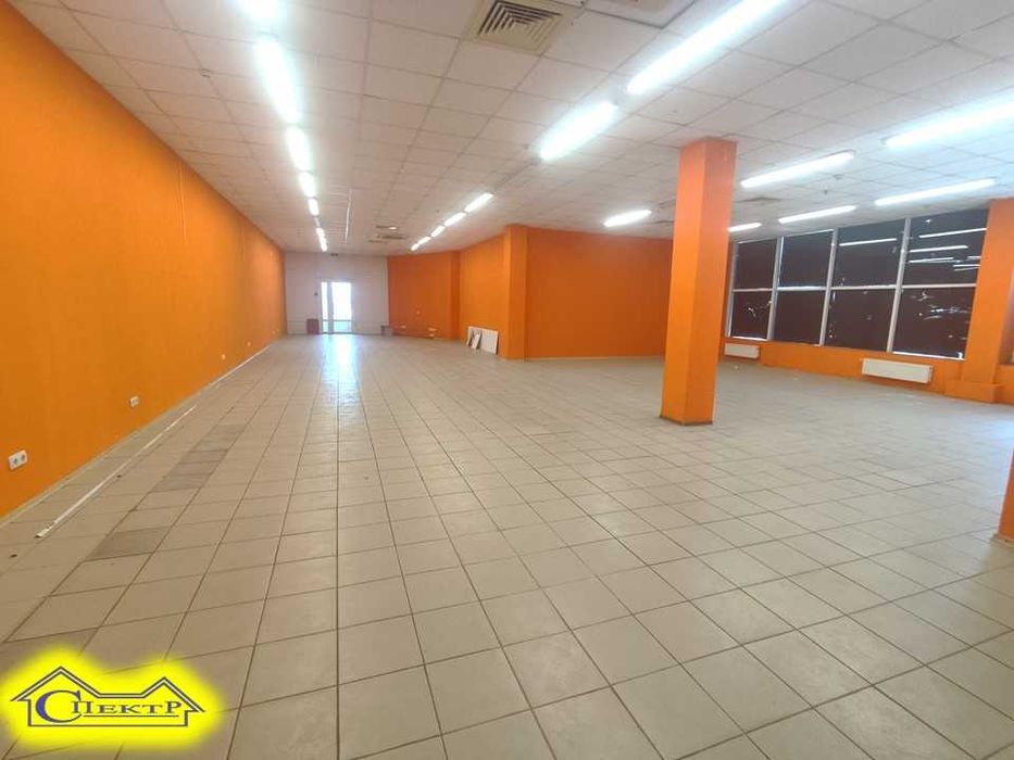 Вечірний Бульвар 230кв.м.   фасадне приміщення є паркінг