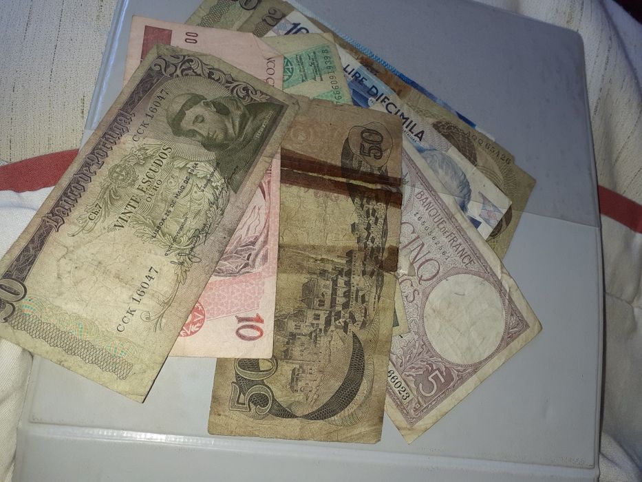 Moedas e notas antigas