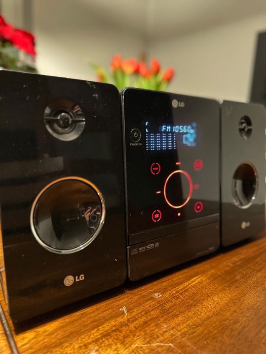 Wieża LG dotykowa FA64 DOU