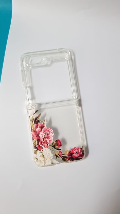 To eleganckie etui zostało zaprojektowane  dla Samsung Galaxy Z Flip 5