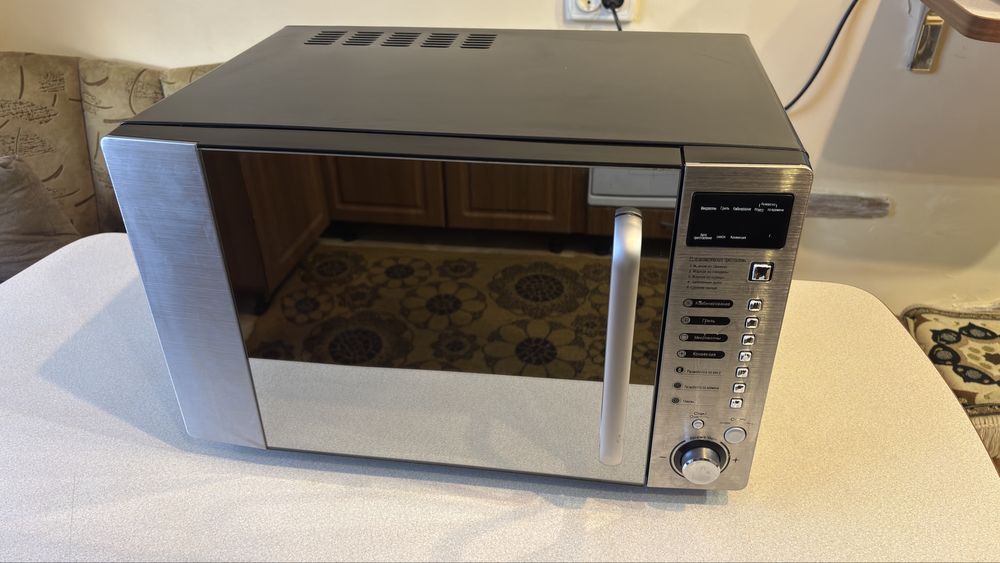 Мікрохвильова піч з конвекцією Daewoo 8H4T