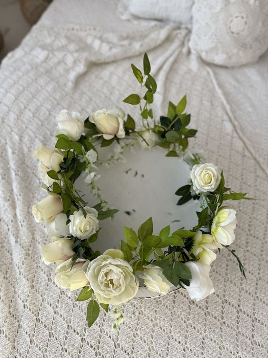 Girlanda z kwiatów róże i piwonie