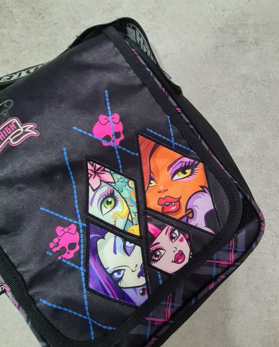 Monster High czarna listonoszka