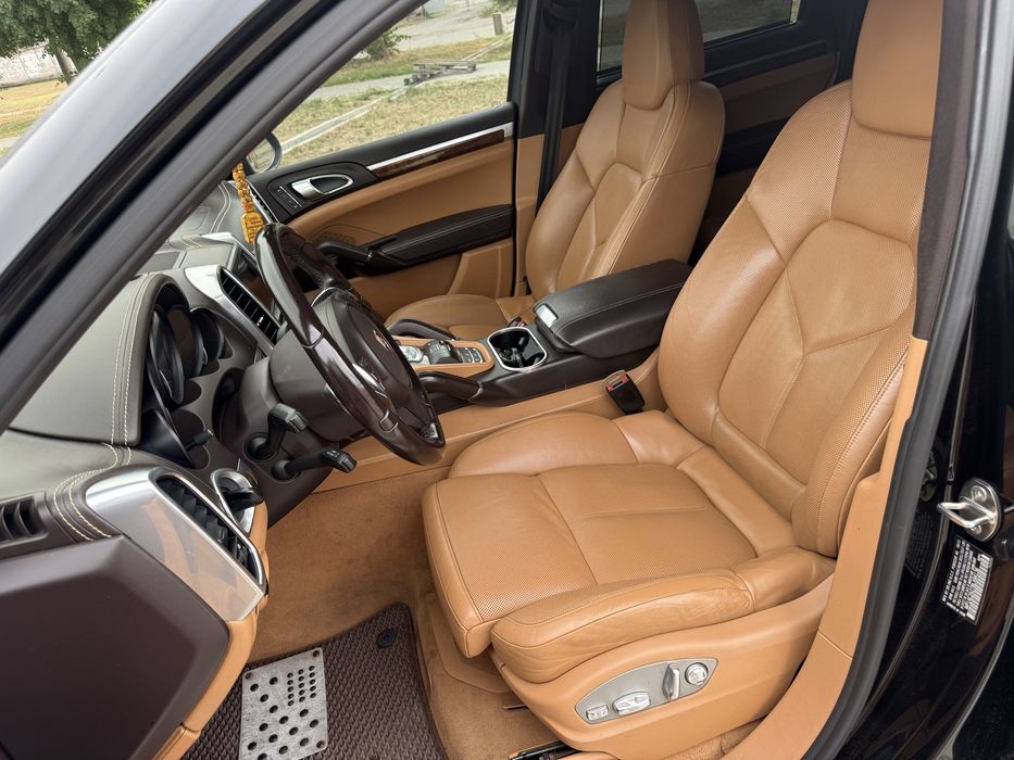 Porsche Cayenne S  3.0 Hybrid