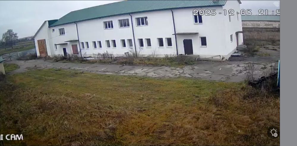 Продам ферму (корівники) з ділянкою 25га