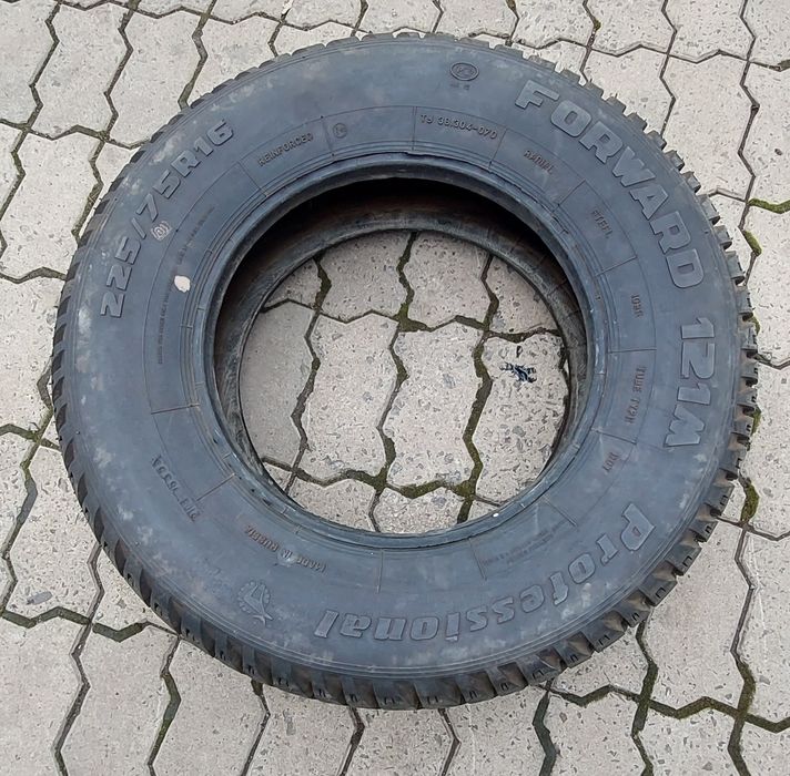 Автошина 225/75 R16 Forward 121M