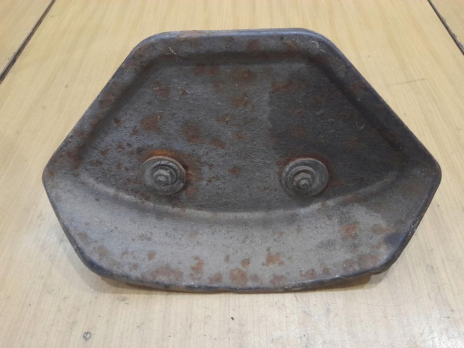 Kubota D420 Osłona Obudowa Pokrywa