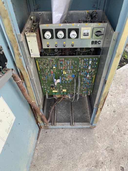 Інвертор 12-220 в