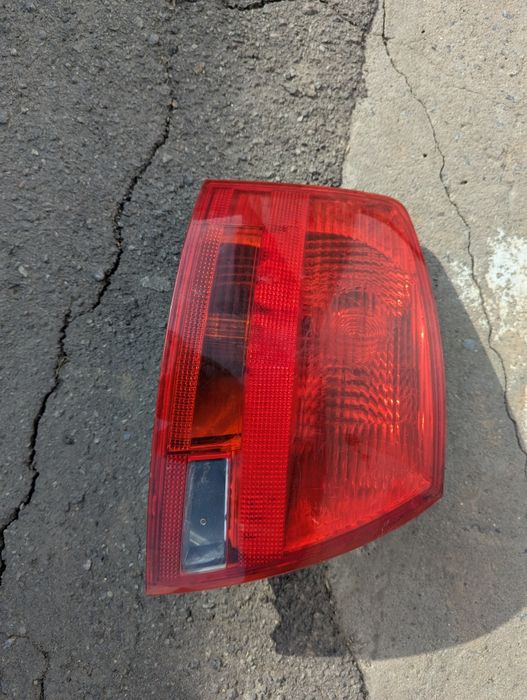 Задній ліхтар  Audi A4 b7