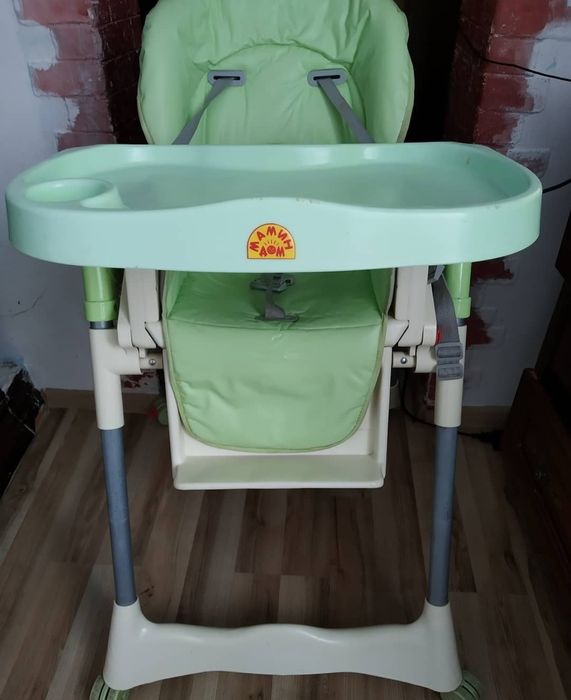 Стіл для годування