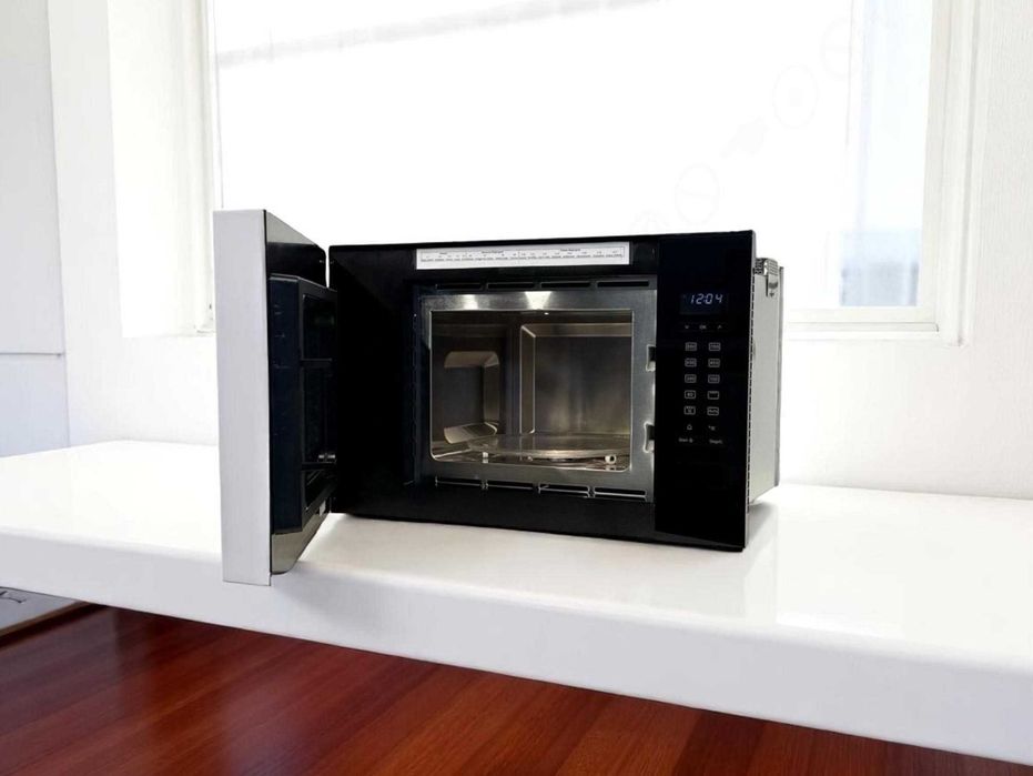 Miele / Міле Мікрохвильова піч M 2234, вбудована, 17 л