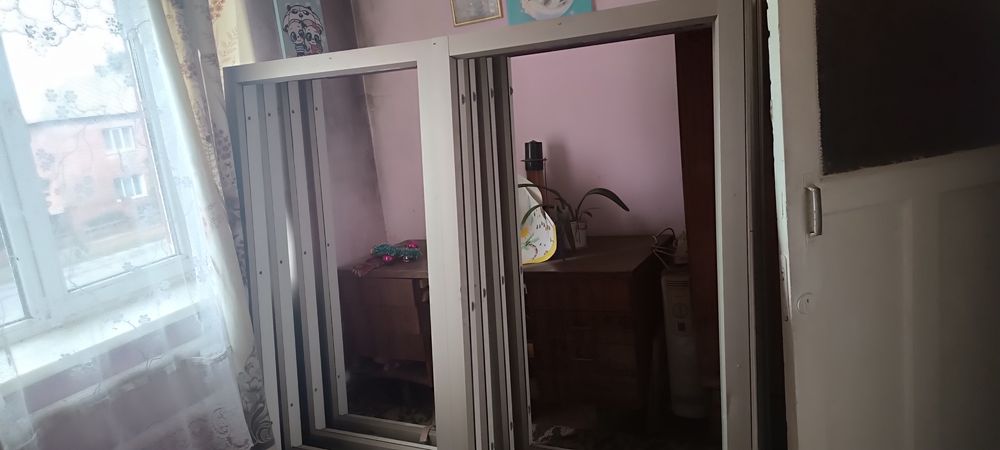 Продам металопластикові вікна, здвоєні розбірні дерев'яні рами