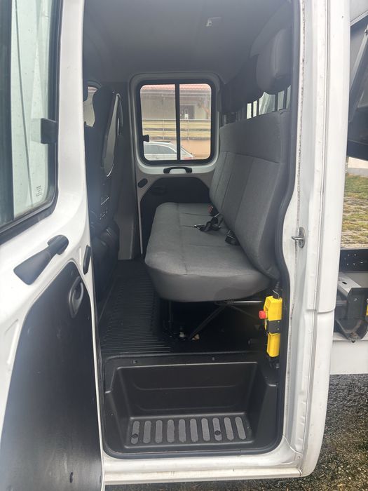 Renault Master 7 osobowe (wywrotka )