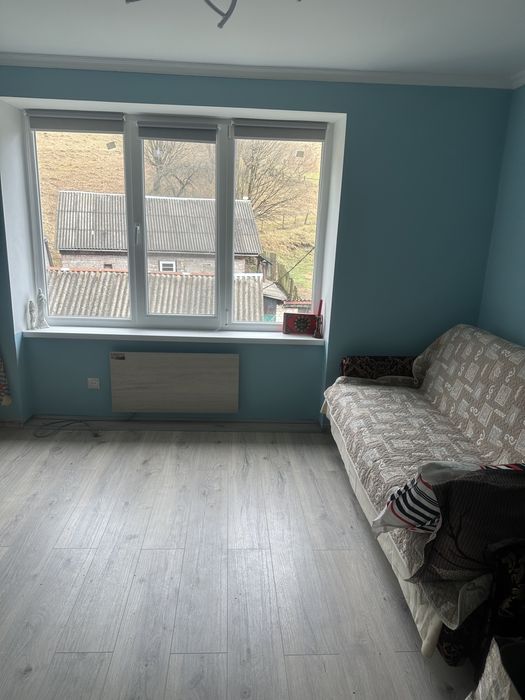 Продається  трикімнатна квартира в Підполоззі