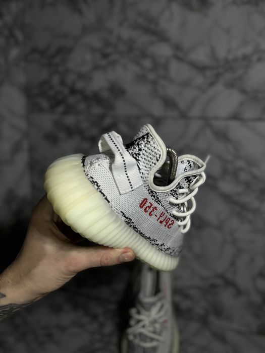 Кроссовки adidas Yeezy boost оригинал размер 38 24,5 см