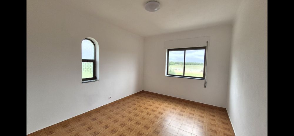 Apartamento T3 - 1° andar, com cerca de 110 m2