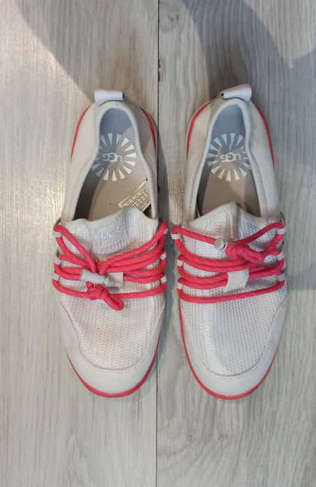 Оригінальні кросівки UGG Cambrian Trainer 37