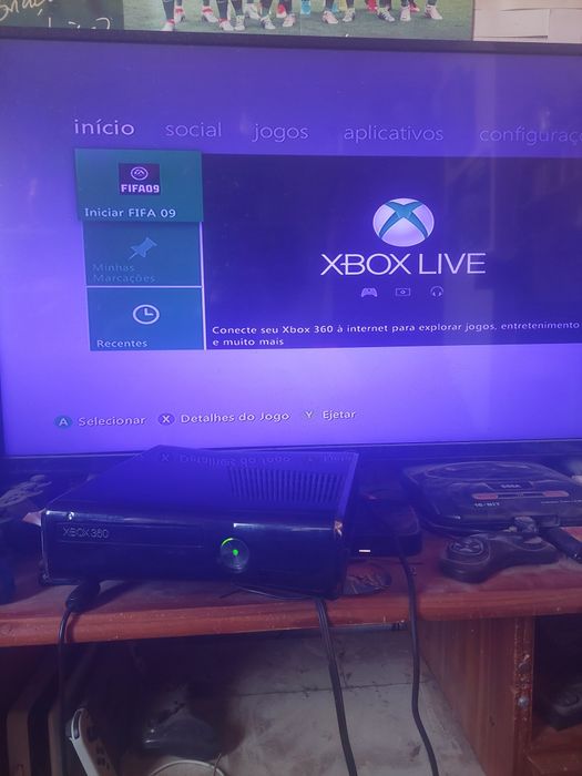 Xbox 360 slim 250Gb + Comando + 2 Jogos