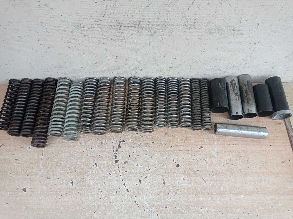 Amortyzatory - sprężyny - szklanki - części - WSK, WFM, Romet (27.4)