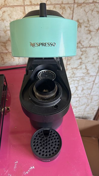 Vendo Maquinha de cafe Nespresso
