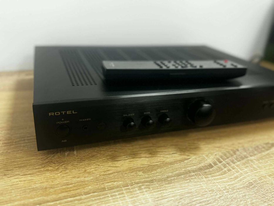 Rotel A8 wzmacniacz zintegrowany stereo, czarny OKAZJA! SUPER STAN