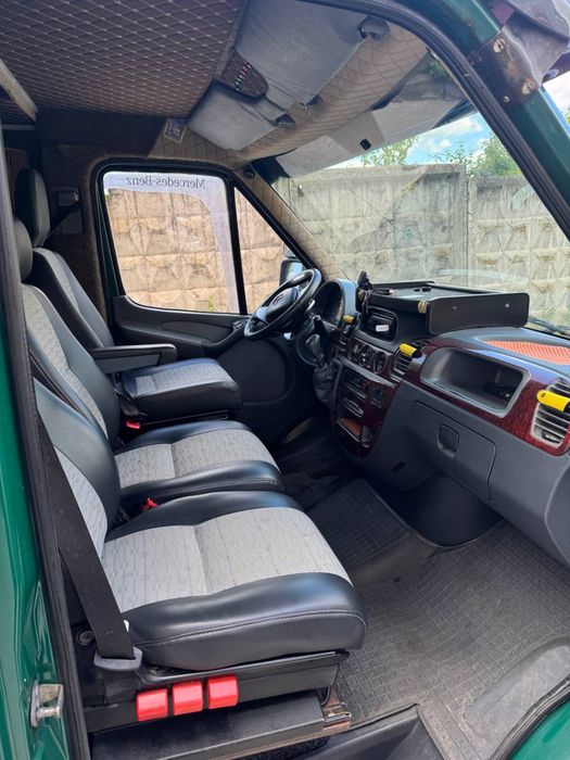 Mercedes-Benz Sprinter 313 2005 рік, 2.2D 8+1 пасажир