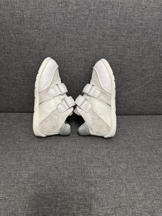 Дитячі кросівки для дівчинки Geox р.22, уст.14см, стопа 12-13,5см білі