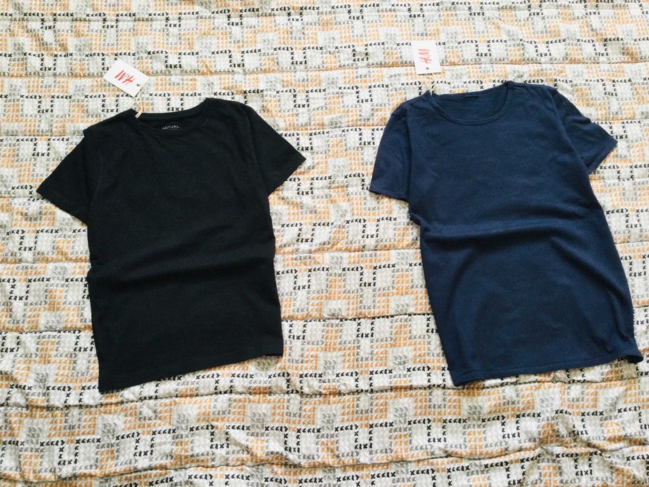 10 рок. 140 зріст H&M. синя базова футболка. бавовна 100%.