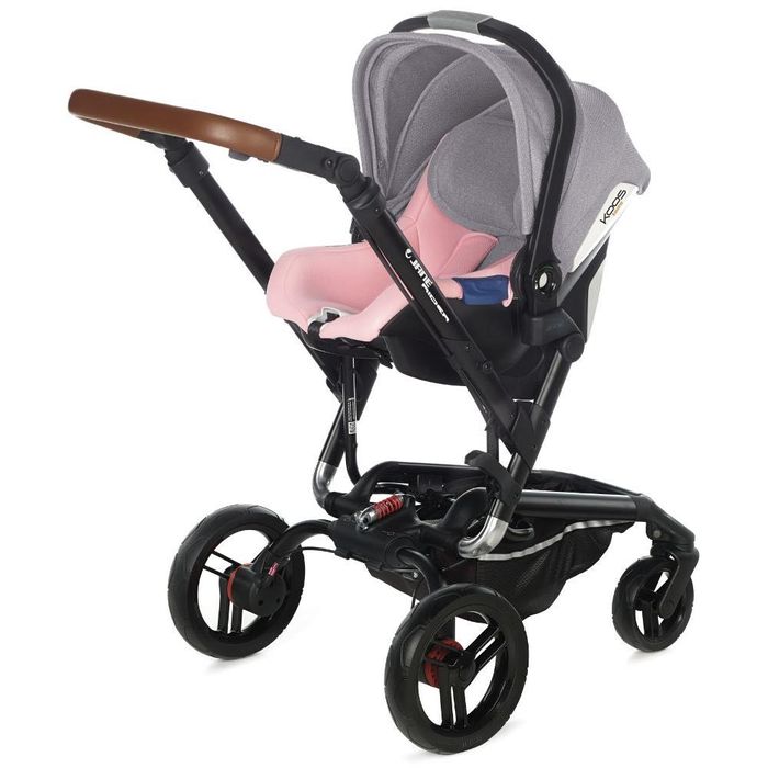 Carinho de bebé com cobertura