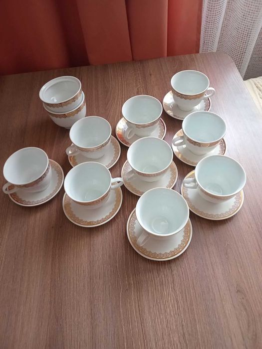 Чашки із блюдцями фарфорові виробництва ГДР 150-180 мл -9 шт