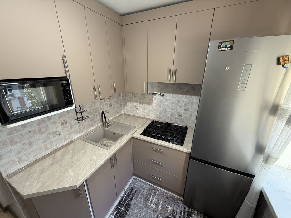 Продаю 3х комнатную квартиру с ремонтом. В центральном районе города.