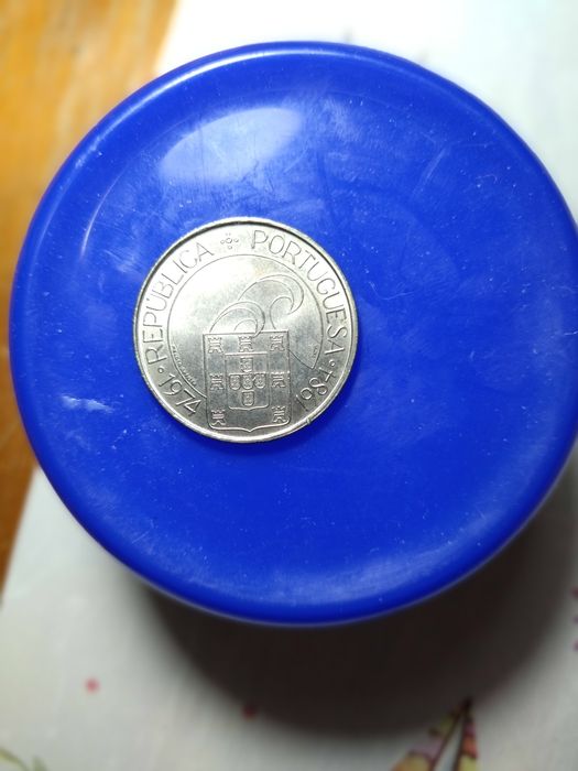 Moeda comemorativa dos dez anos