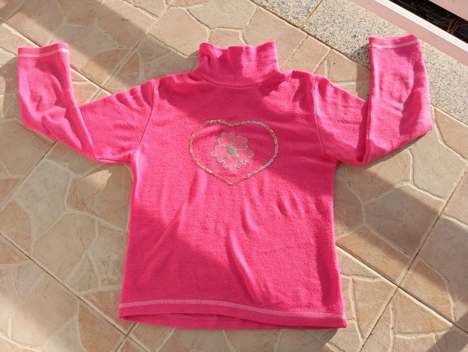 Camisola de Gola Alta com Detalhe Florido