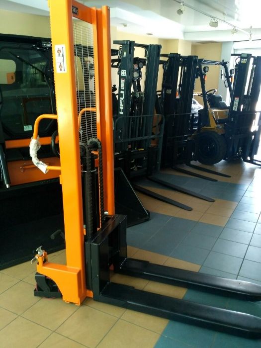 Погрузчик - штабелер гидравлический 1-2т в Одессе для склада