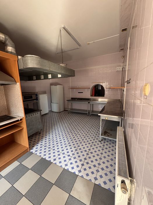 приміщення з ремонтом  в центрі міста під ресторан,магазин,тц