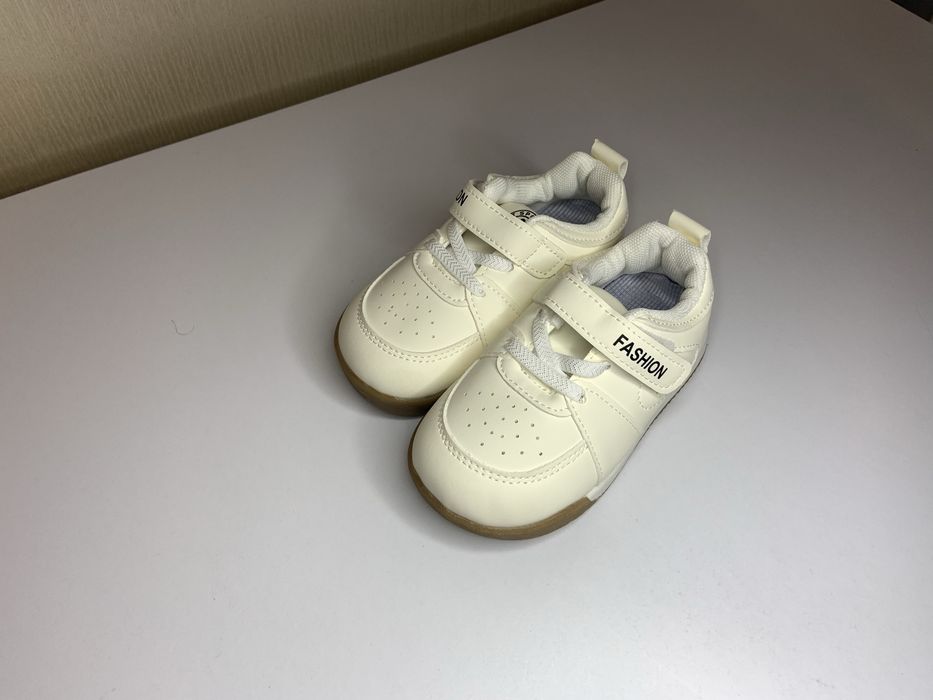 Дитячі кросівочки