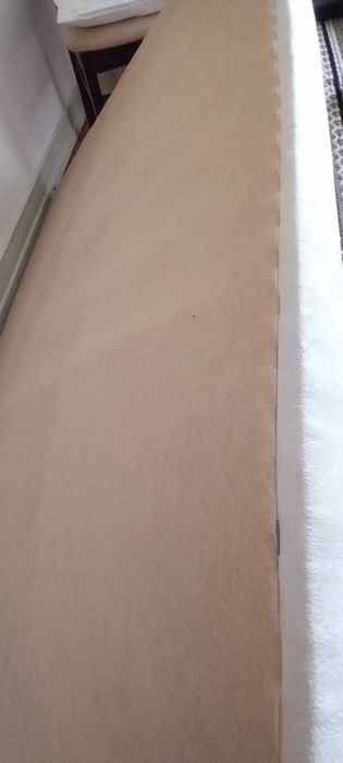 Cabeceira de cama impecável
