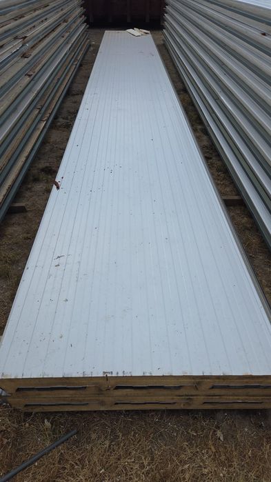 Płyta warstwowa dachowa 60 mm 6 cm gruba 8,8 m i 8,5m długości dostępne 1500 m2