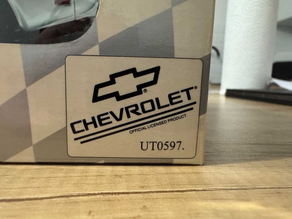 UT Models Chevrolet Corvette ’78 Pace Car 1:18 21070 NOWY nieotwierany NOS