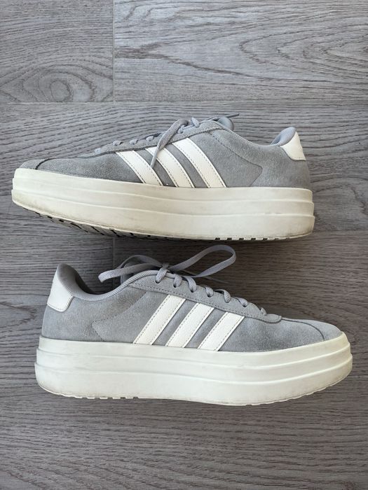 Adidas кросввки
