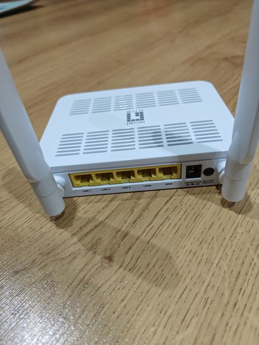 Router gigabit WGR-8031