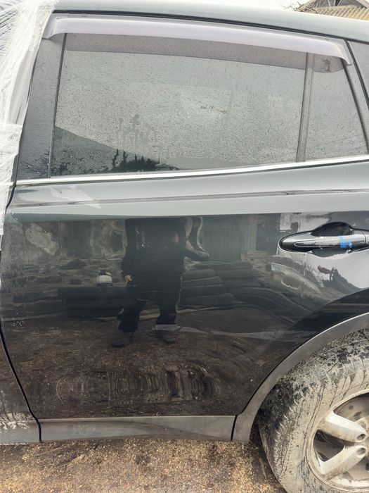 Продам комплект Дверей на Toyota Rav4 2015-2019