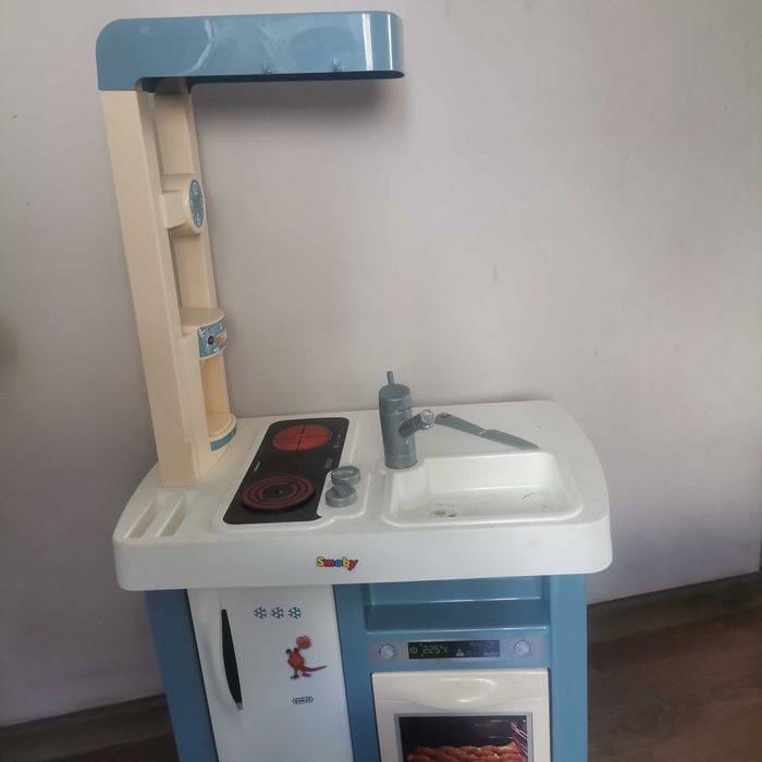 Zabawkowa kuchnia smoby