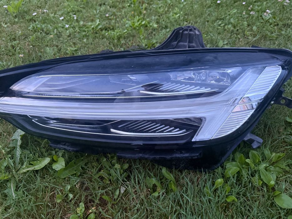 Lampa lewa przód Volvo s60