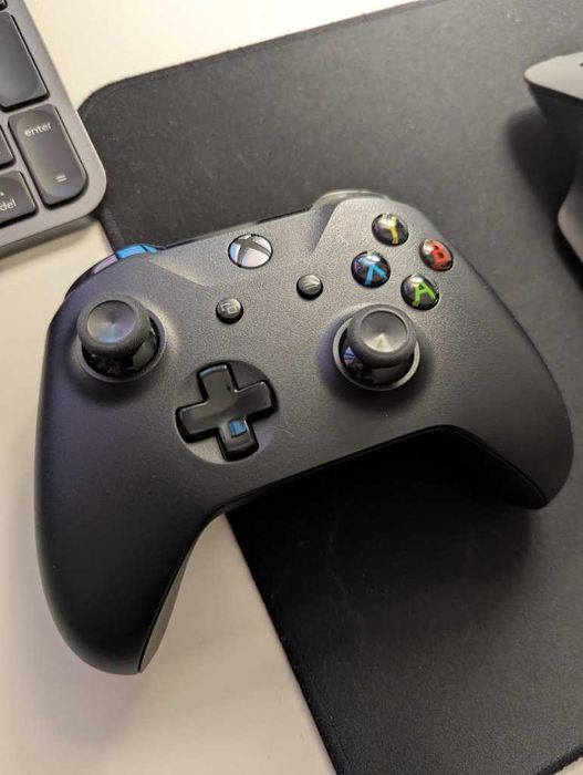 Pad Xbox One series x s oryginalny microsoft na konsolę do gier