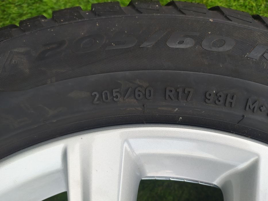 Felgi koła BMW X 1 F 48  205/60 R17 zima