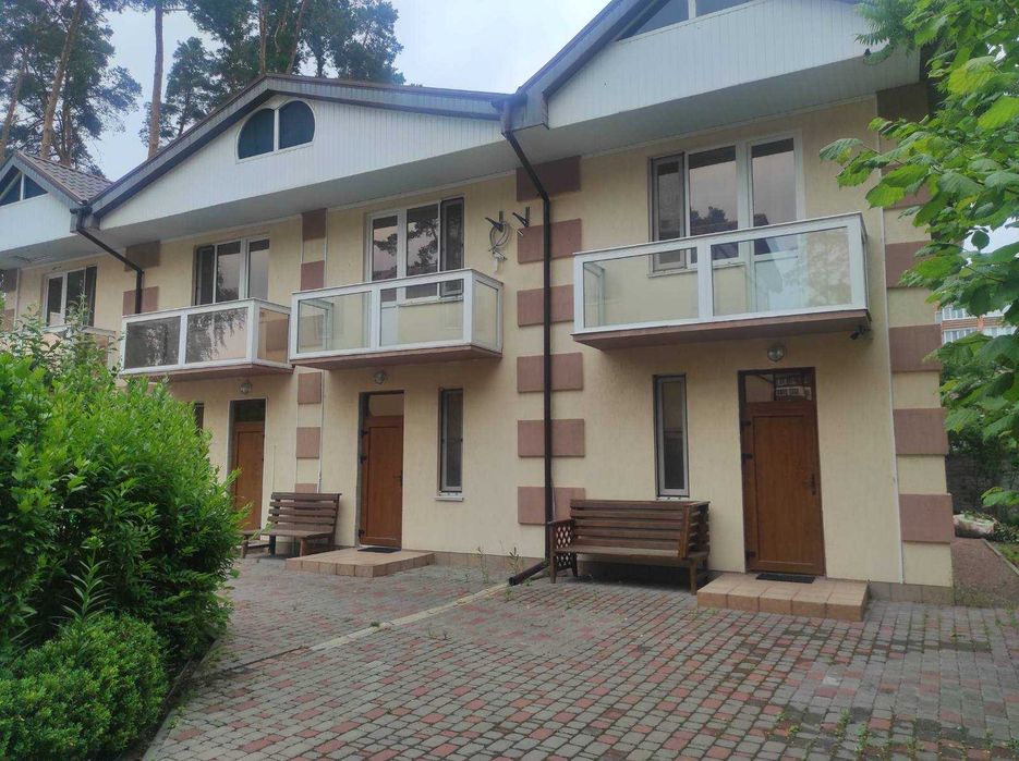 Затишний таунхаус в Ірпені з парко-місцем!